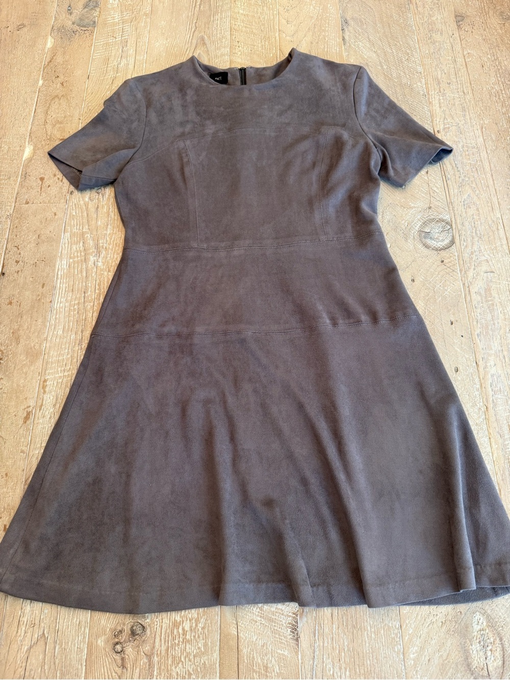 FATE Classic Short-Sleeve A-Line Faux Suede Dress in Gray M